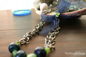 chain necklace with ribbon